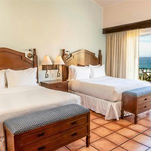 Arcos 1 Bedroom Suite 1 King Sofa bed Ocean view